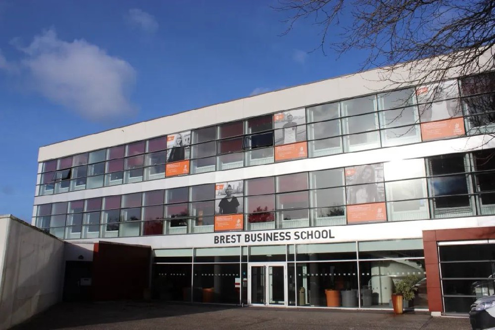 馬克龍訪華,法國碩博項目成為中國商業精英新寵